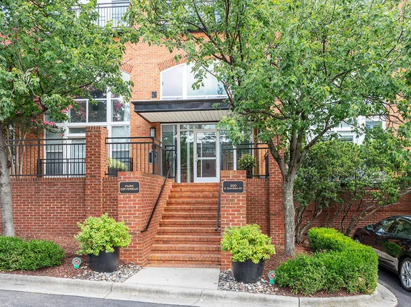 200 S Dawson St APT 203, Raleigh, NC 27601