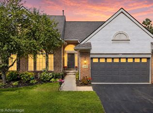1449 Covington Xing #44, Walled Lake, MI 48390
