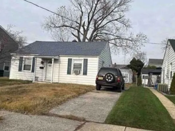304 Lincoln Ave, Mount Ephraim, NJ 08059