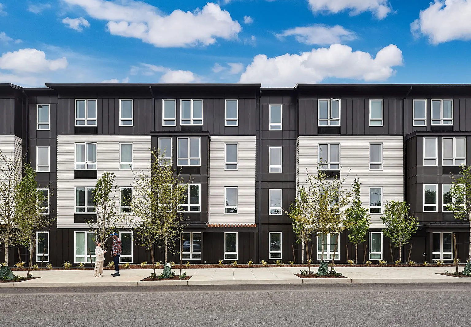 Crescent Court — Photo 3