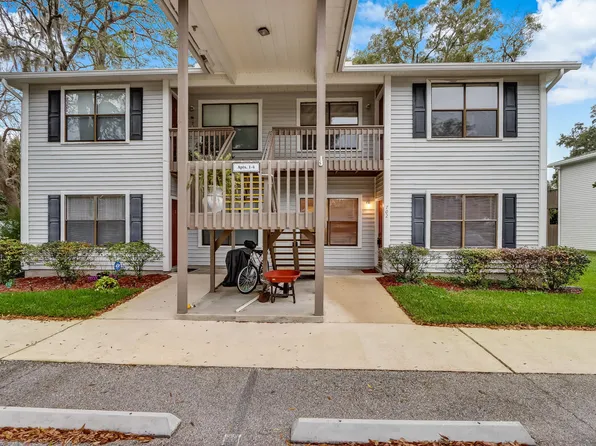 702 Meadowbrook Dr, Orange Park, FL 32073