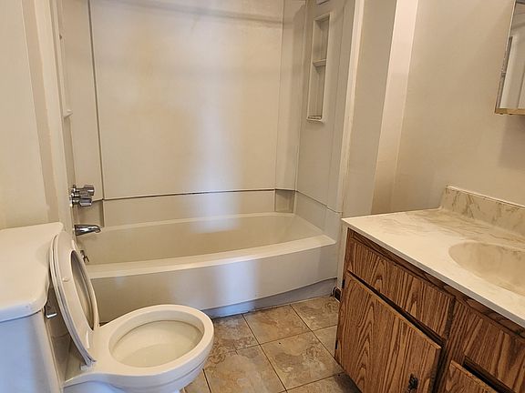 4th image of 112 King Ave #112