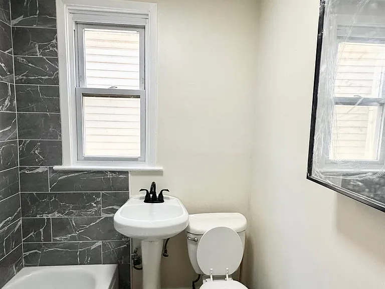 177 Wegman Pkwy — Photo 19