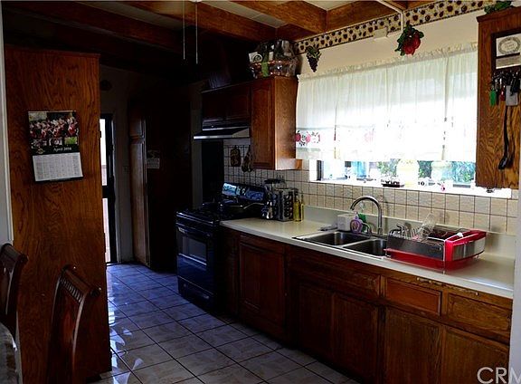 4th image of 638 Marston Ave