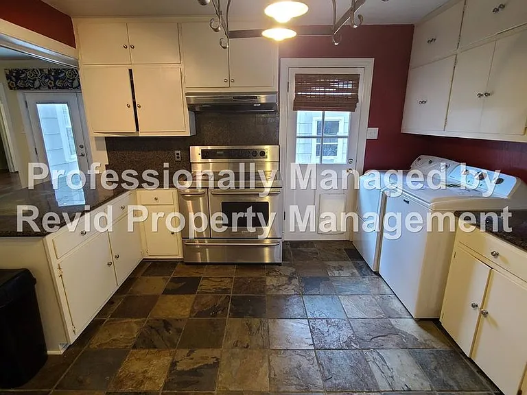 187 Picardy Pl — Photo 14