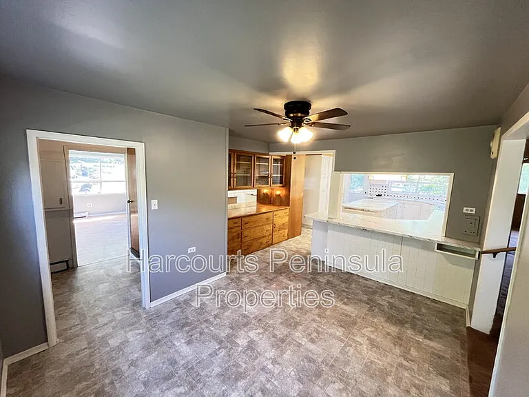 8339 State Highway 303 NE — Photo 3