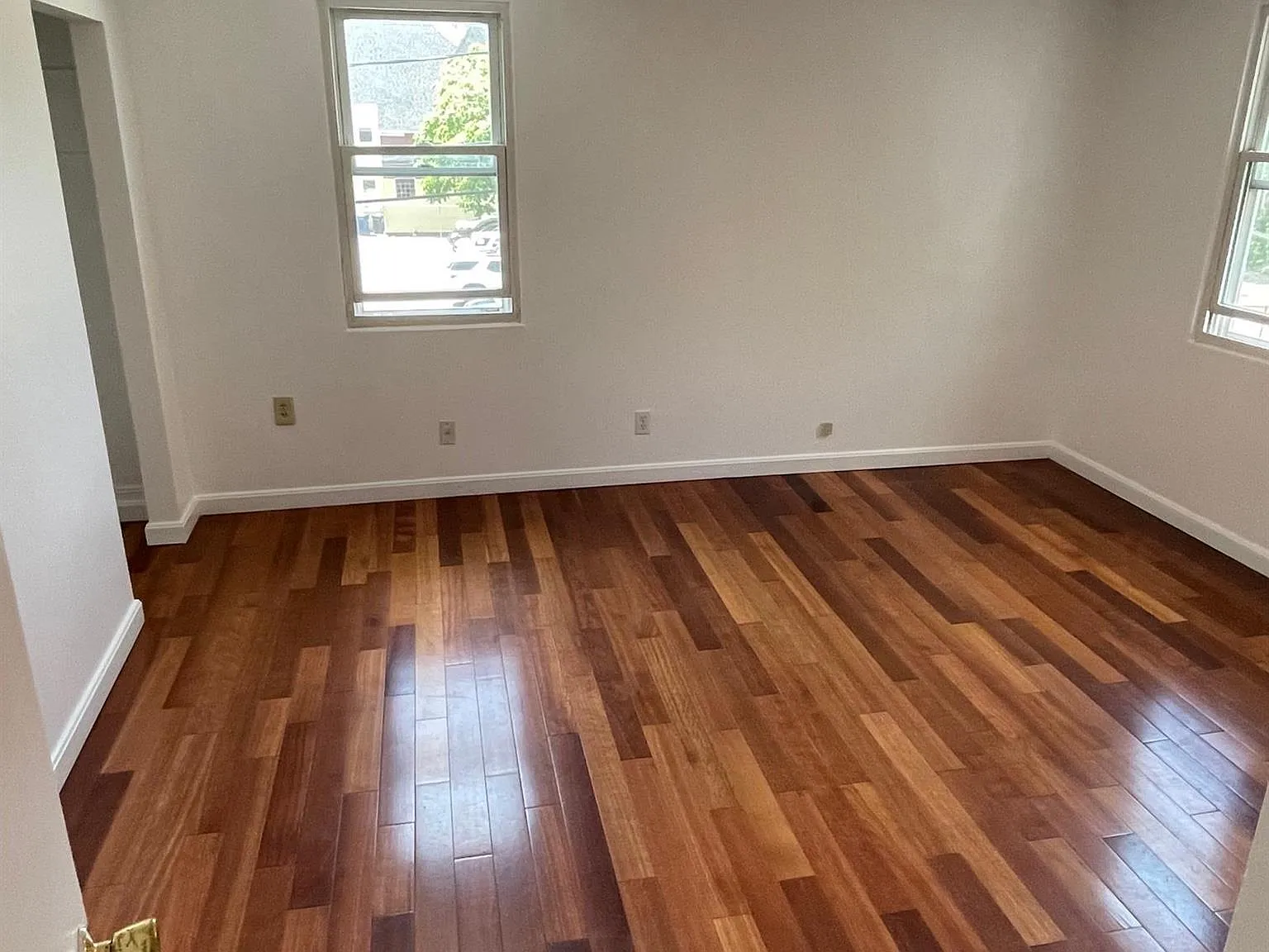 3 bed, 1.5 bath, 1100 sqft, $4,200 — Photo 4