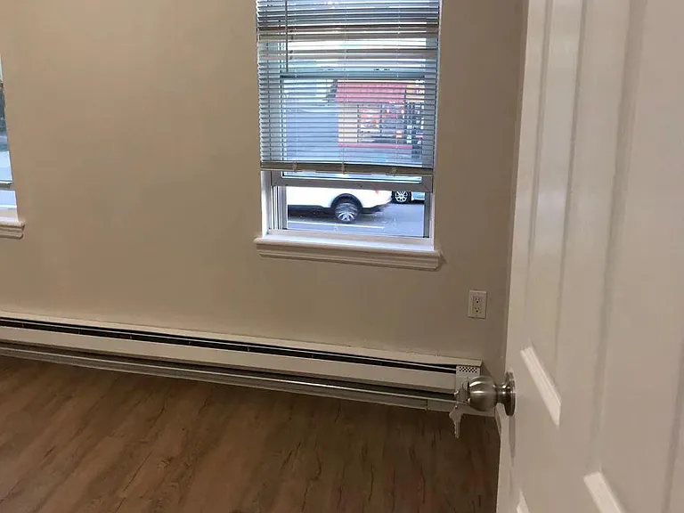 21817 Jamaica Ave #2F — Photo 3