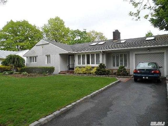2nd image of 1924 Ladenburg Dr