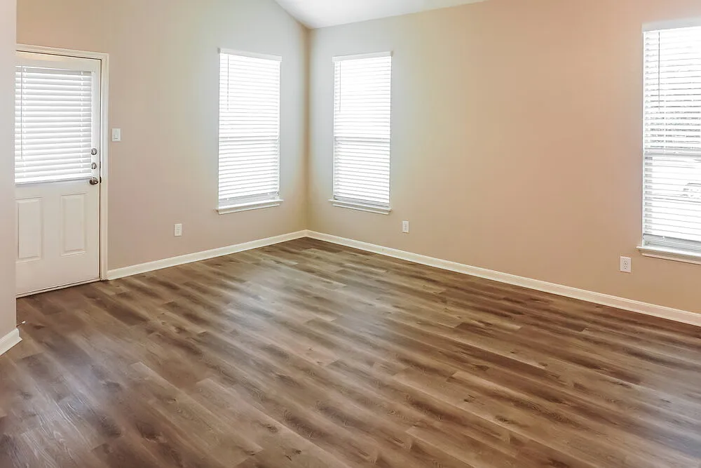 3 bed, 2.0 bath, 1703 sqft, $1,880 — Photo 4