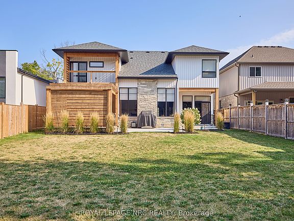2nd image of 8 Hilda St