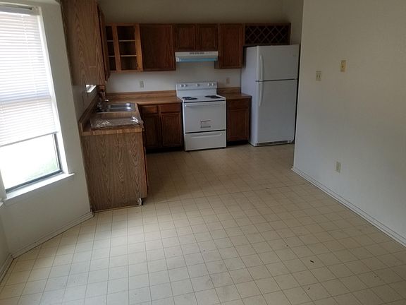 4th image of 1505 Westway Dr