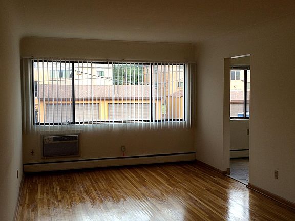 4th image of 1835 Ulysses St NE #4