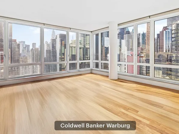 250 East 53rd Street image 2 of 20