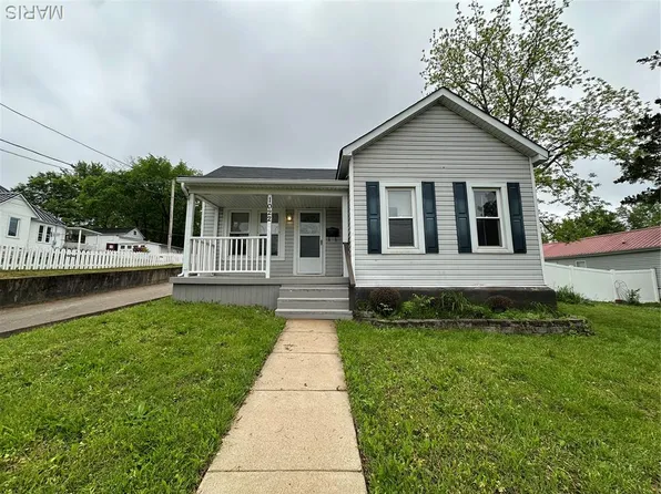 1022 S 2nd St, De Soto, MO 63020