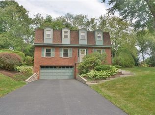 2437 Corteland Dr, Pittsburgh, PA