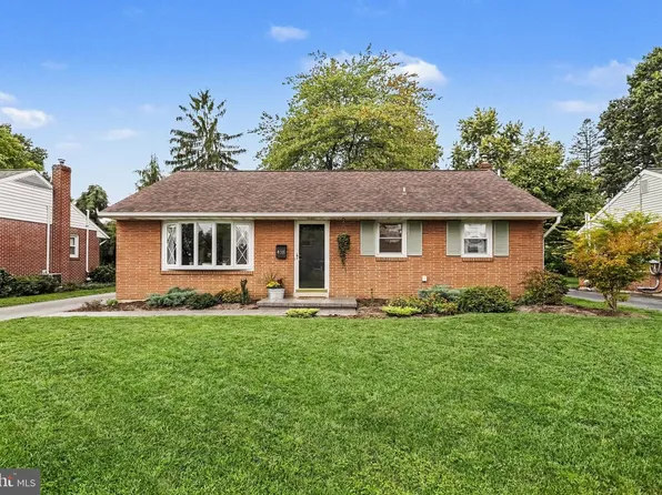 438 N Mount Joy St, Elizabethtown, PA 17022