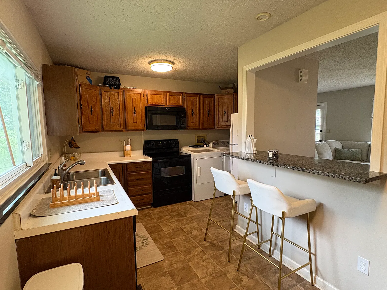 2 bed, 744 sqft, $1,450 — Photo 3