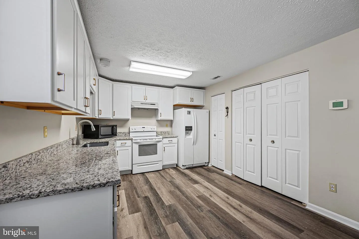 2 bed, 1120 sqft, $1,800 — Photo 3
