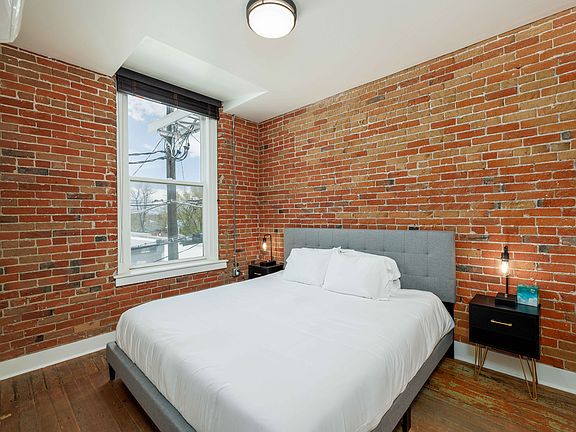 5th image of 108 E Lewis St #12