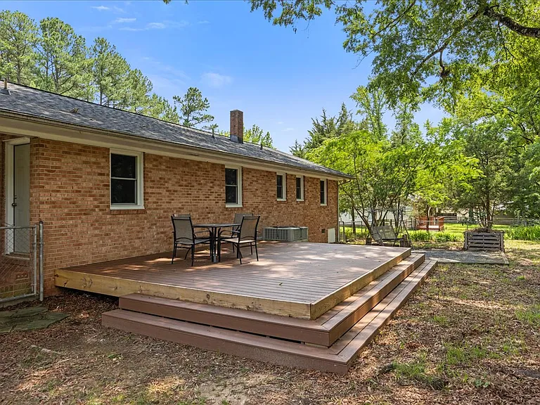 2408 Rolling Pines Ave — Photo 26