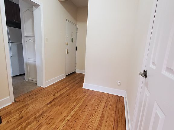 4th image of 35-50 82nd St #5Z