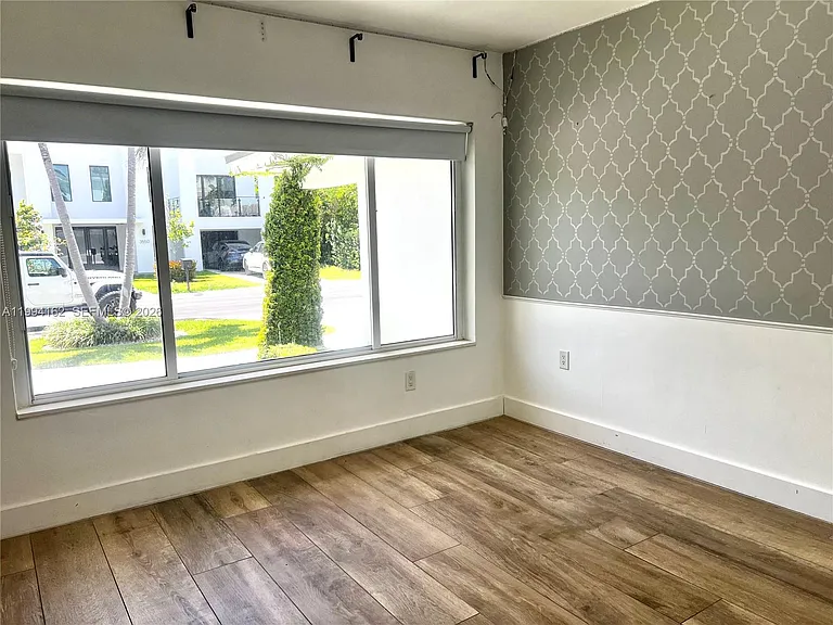 3551 E Glencoe St — Photo 19