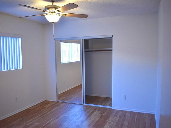 5th image of 13807 Oxnard St APT 20