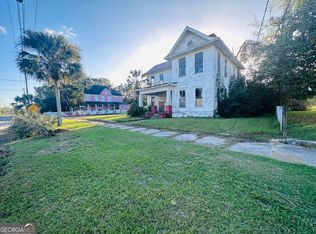 912 Gilmore St, Waycross, GA 31501