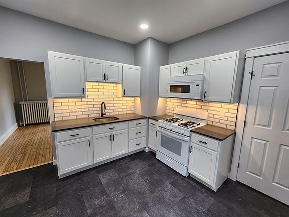 3rd image of 75 Prospect St