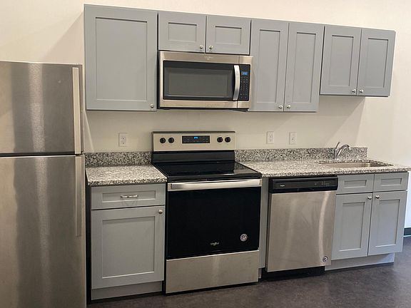 2nd image of 800 Penn St #805