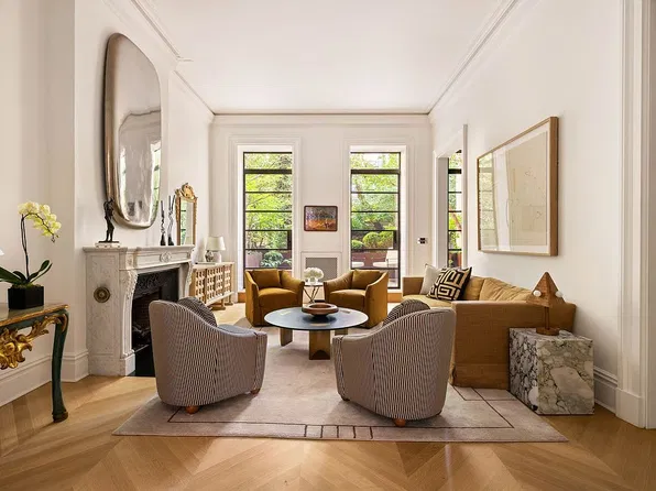 55 W 9th St, New York, NY 10011