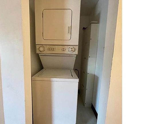 5th image of 4932 N Kenmore Ave Floor 2