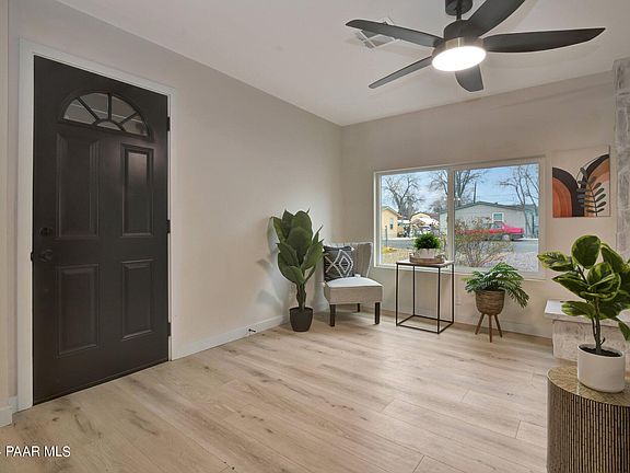 5th image of 724 Lincoln Ave