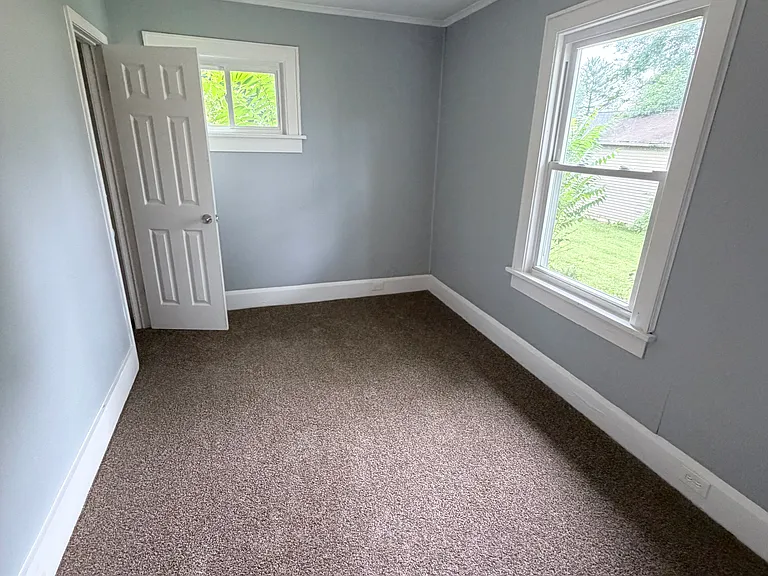 317 Arch Ave SE — Photo 4
