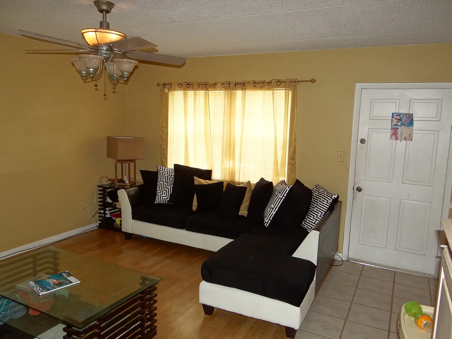 2/1 condo in central location — Photo 4