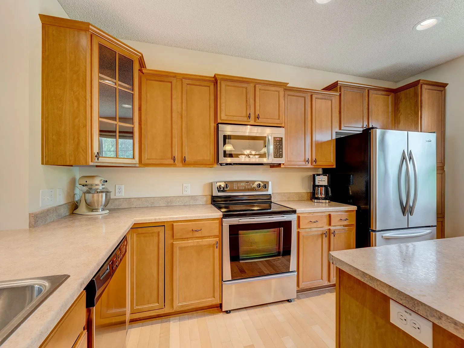 3 bed, 1636 sqft, $2,295 — Photo 3