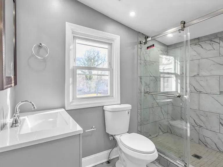 302 Jones Ave #1B — Photo 3