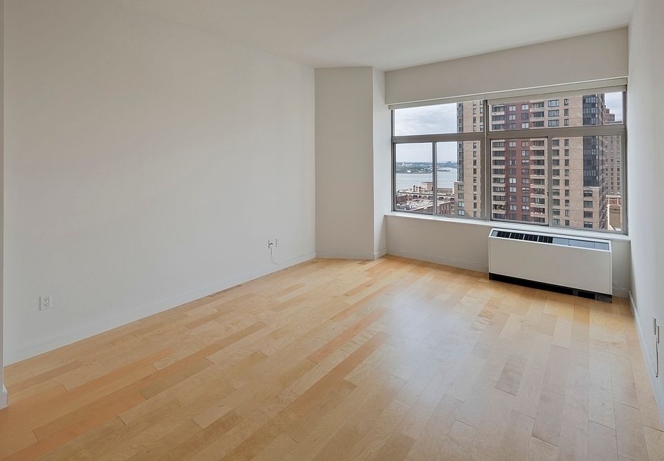 1st image of 90 Washington St APT 2R