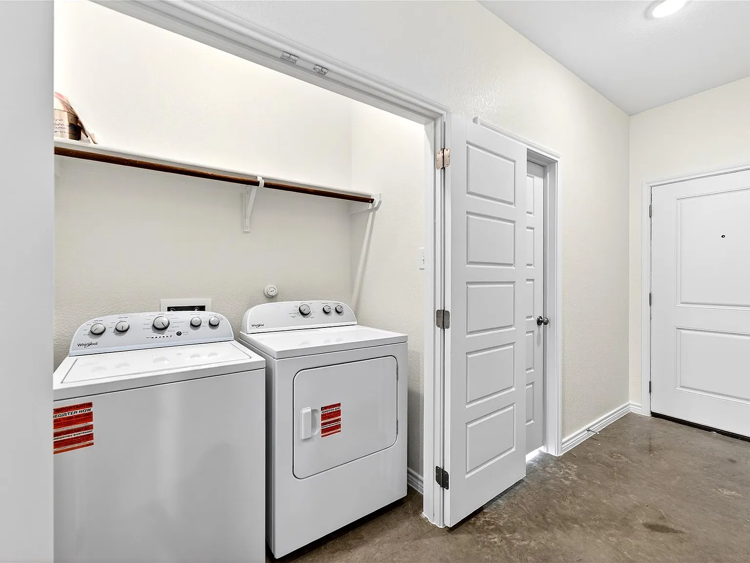 3 bed, 2.0 bath, 1175 sqft, $1,400 — Photo 3