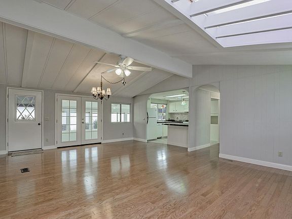 3rd image of 251 Forest Dr