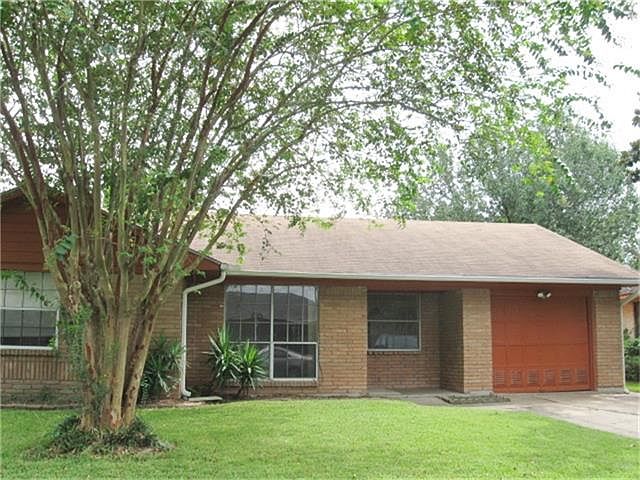 1st image of 3020 Thornwood Dr