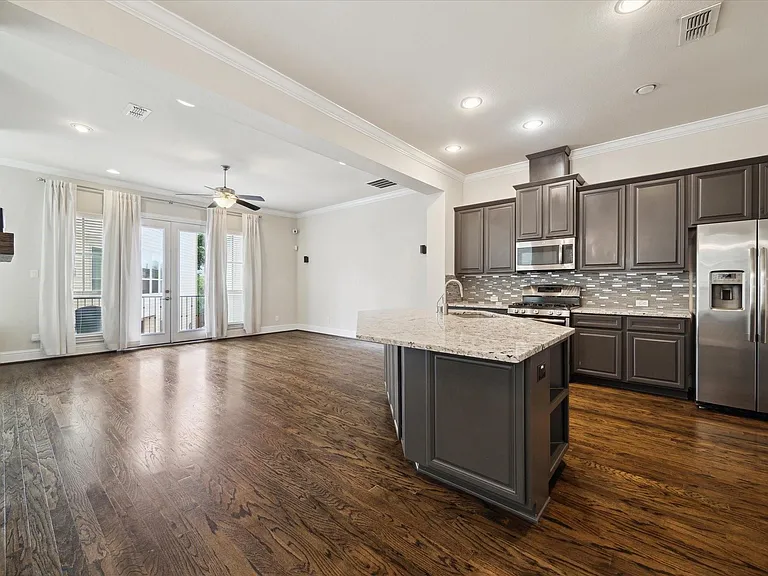 6013 Kansas St #B — Photo 10