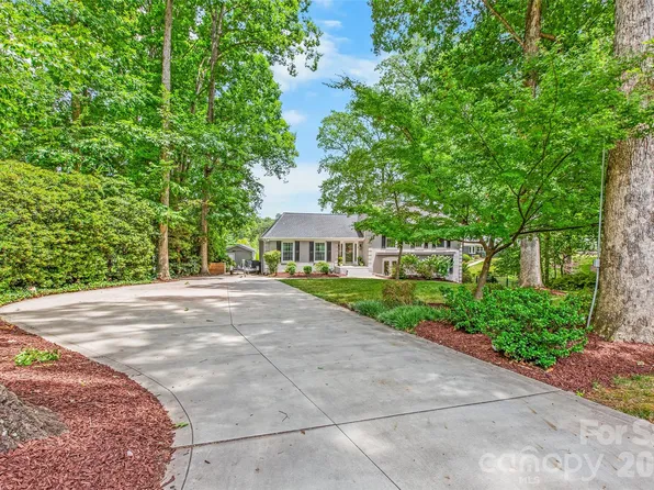 175 Woodstream Cir, Mooresville, NC 28117