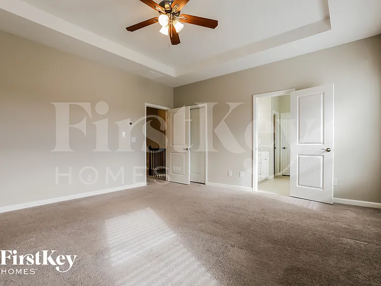4895 Frontier Dr — Photo 7