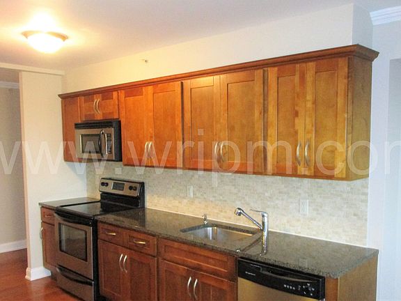 5th image of 60 Parkway Dr E APT 6A