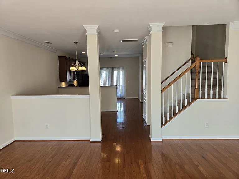 329 Kinellan Ln — Photo 5