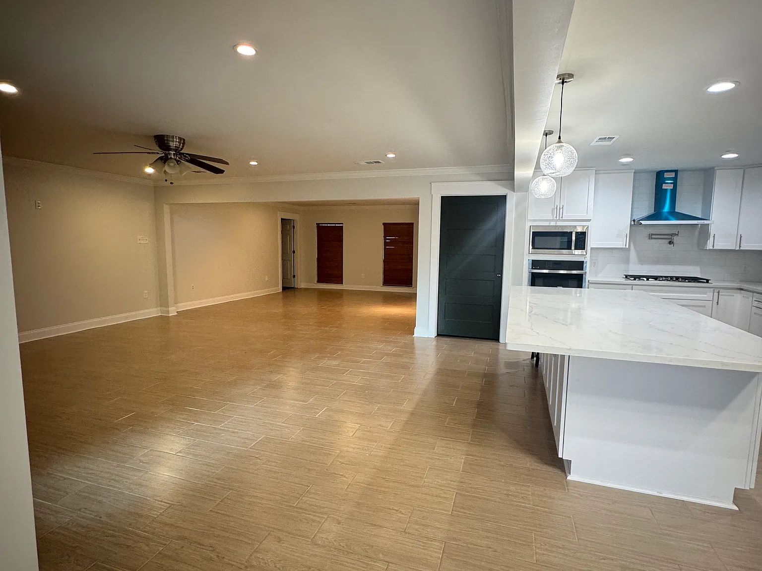 3 bed, 2289 sqft, $2,750 — Photo 4