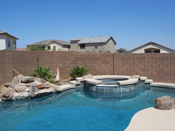 Heated Salt Water Pool 