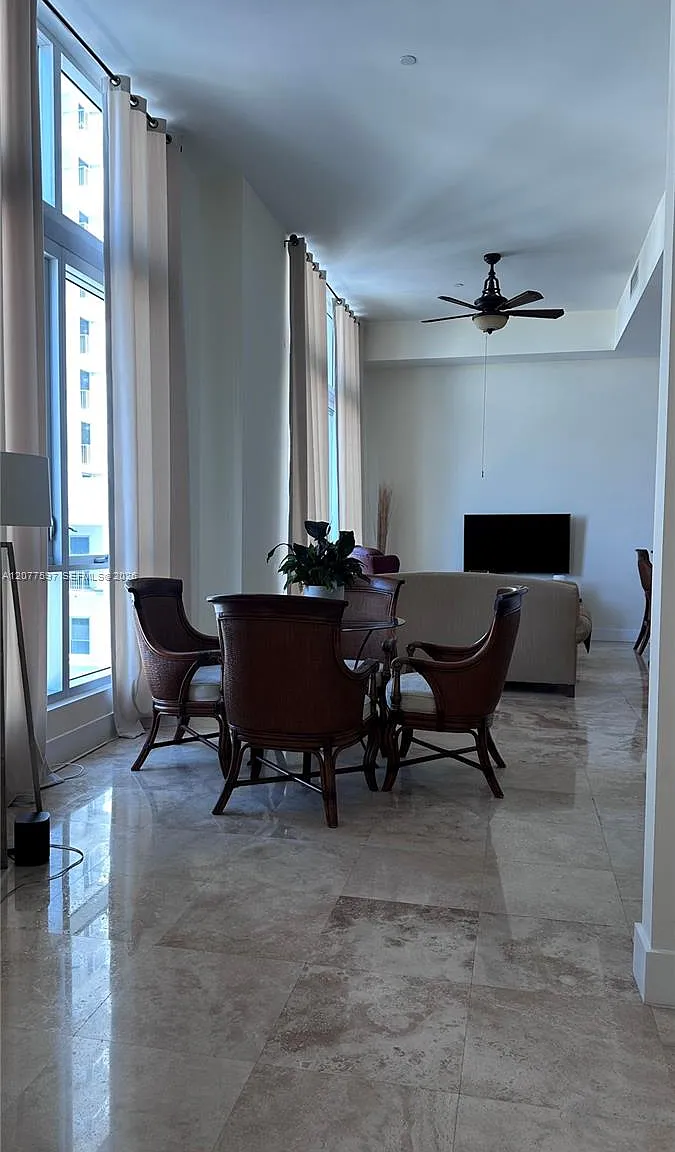 Metropolis At Dadeland Ii — Photo 2